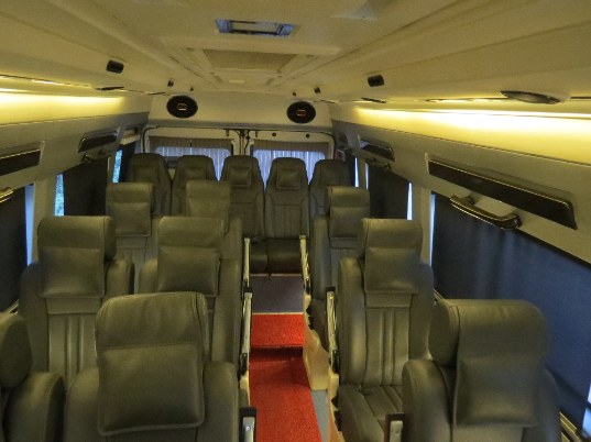 Maharaja Tempo Travller Kolkata