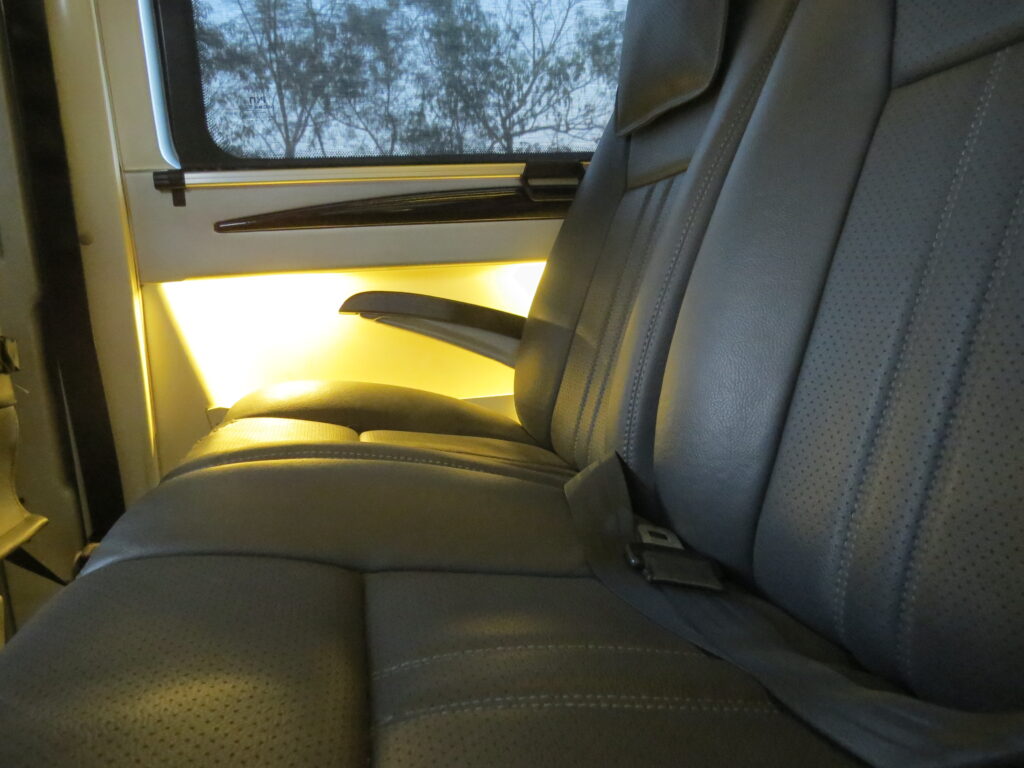 Maharaja Tempo Travller Kolkata